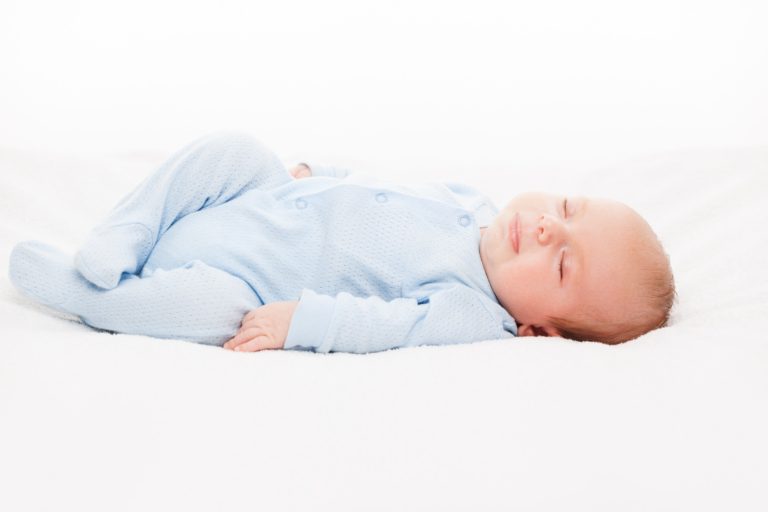 The Best Newborn Sleep Habits to Start at Birth