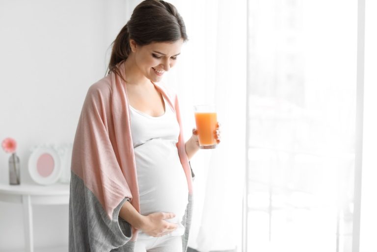 Best Prenatal Vitamins to Ease Your Nausea (When You Can’t Swallow Large Pills)